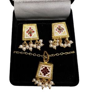 Traditional India Bollywood Enamel Gold Tone Necklace and Earrings set